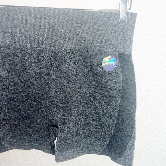 Pink Victoria's Secret High Waist Gray Seamless Butt Contour Workout Shortie NEW - Picture 2 of 9